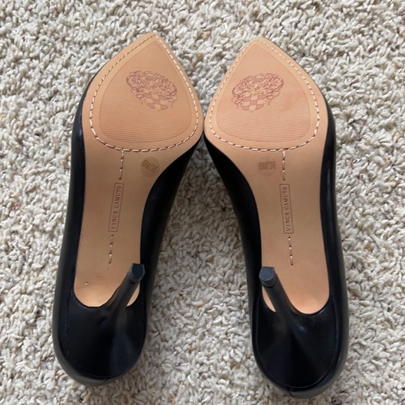 New Vince Camuto Salest Black Leather Pumps Size 6 - Picture 5 of 6